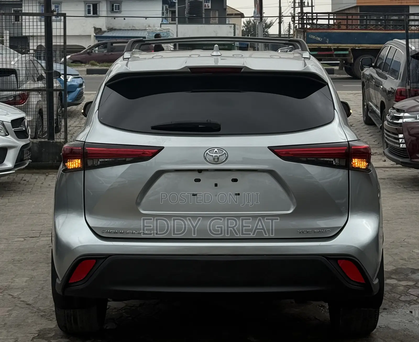 Toyota Highlander XLE 2021 Silver