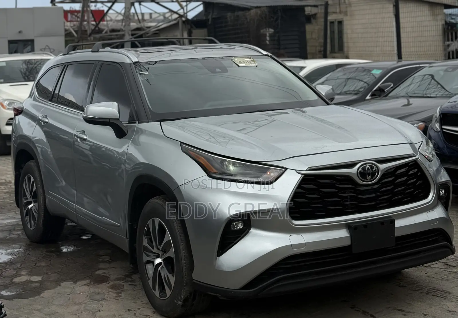 Toyota Highlander XLE 2021 Silver