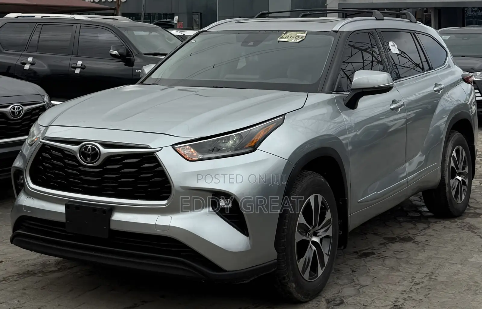 Toyota Highlander XLE 2021 Silver