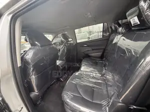 Toyota Highlander XLE 2021 Silver