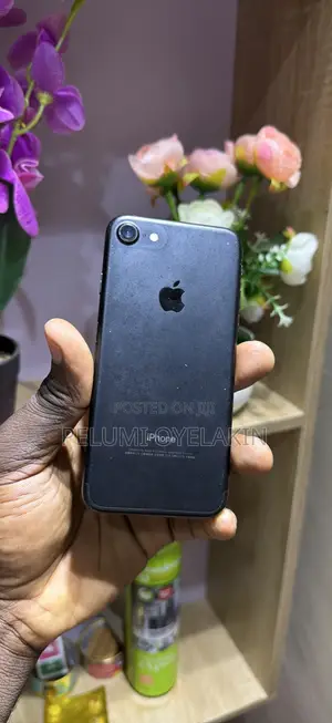 Apple iPhone 7 32 GB Black