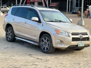 Toyota RAV4 2008 Gold