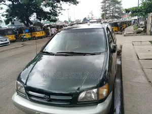 Toyota Sienna 1999 Green