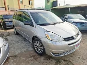 Toyota Sienna LE AWD 2005 Silver