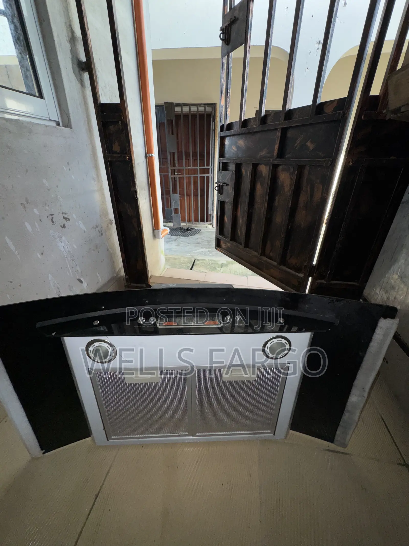 Polystar 60cm Range Hood, Model PV-6009BD.