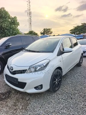 Toyota Yaris 2013 White