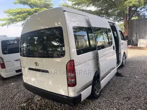 Toyota HiAce 2013 White