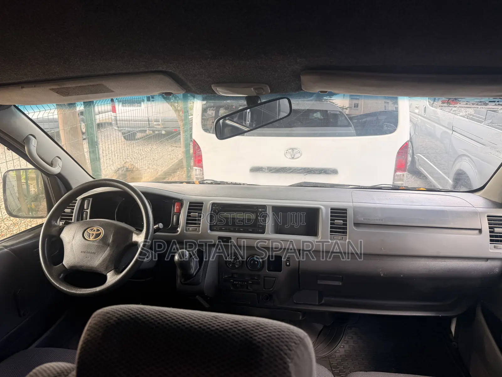 Toyota HiAce 2013 White