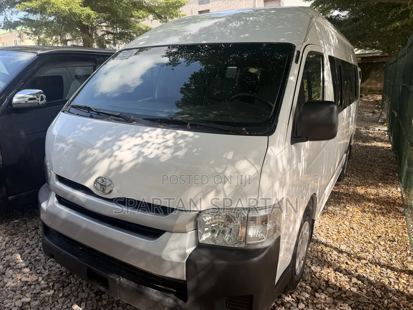 Toyota HiAce 2013 White