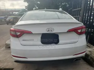 Hyundai Sonata Base Sedan FWD (2.4L 4cyl 6A) 2016 White
