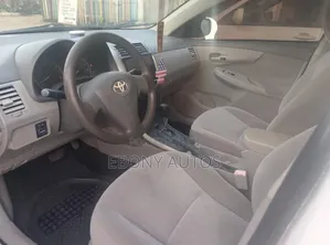 Toyota Corolla 2010 White
