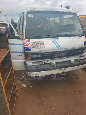Mazda E2000 2002 White