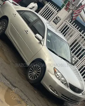 Toyota Camry LE 4dr Sedan (2.4L 4cyl 5M) 2003 Silver