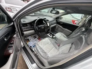 Toyota Camry XLE 4dr Sedan (2.5L 4cyl 6A) 2014 Silver