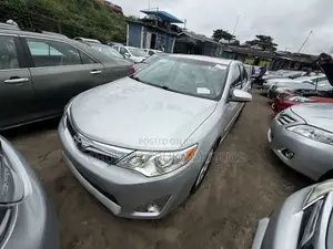 Toyota Camry XLE 4dr Sedan (2.5L 4cyl 6A) 2014 Silver