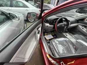 Toyota Camry SE 4dr Sedan (2.5L 4cyl 6A) 2011 Red