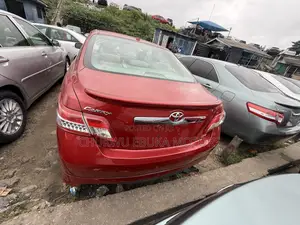 Toyota Camry SE 4dr Sedan (2.5L 4cyl 6A) 2011 Red
