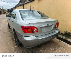 Toyota Corolla 2004 Silver