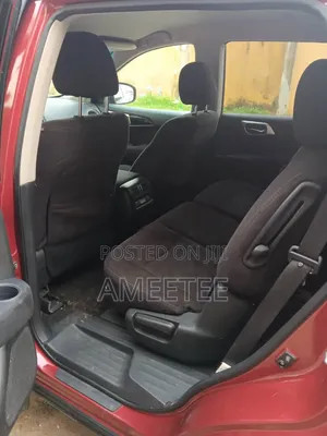 Nissan Pathfinder 2013 Red