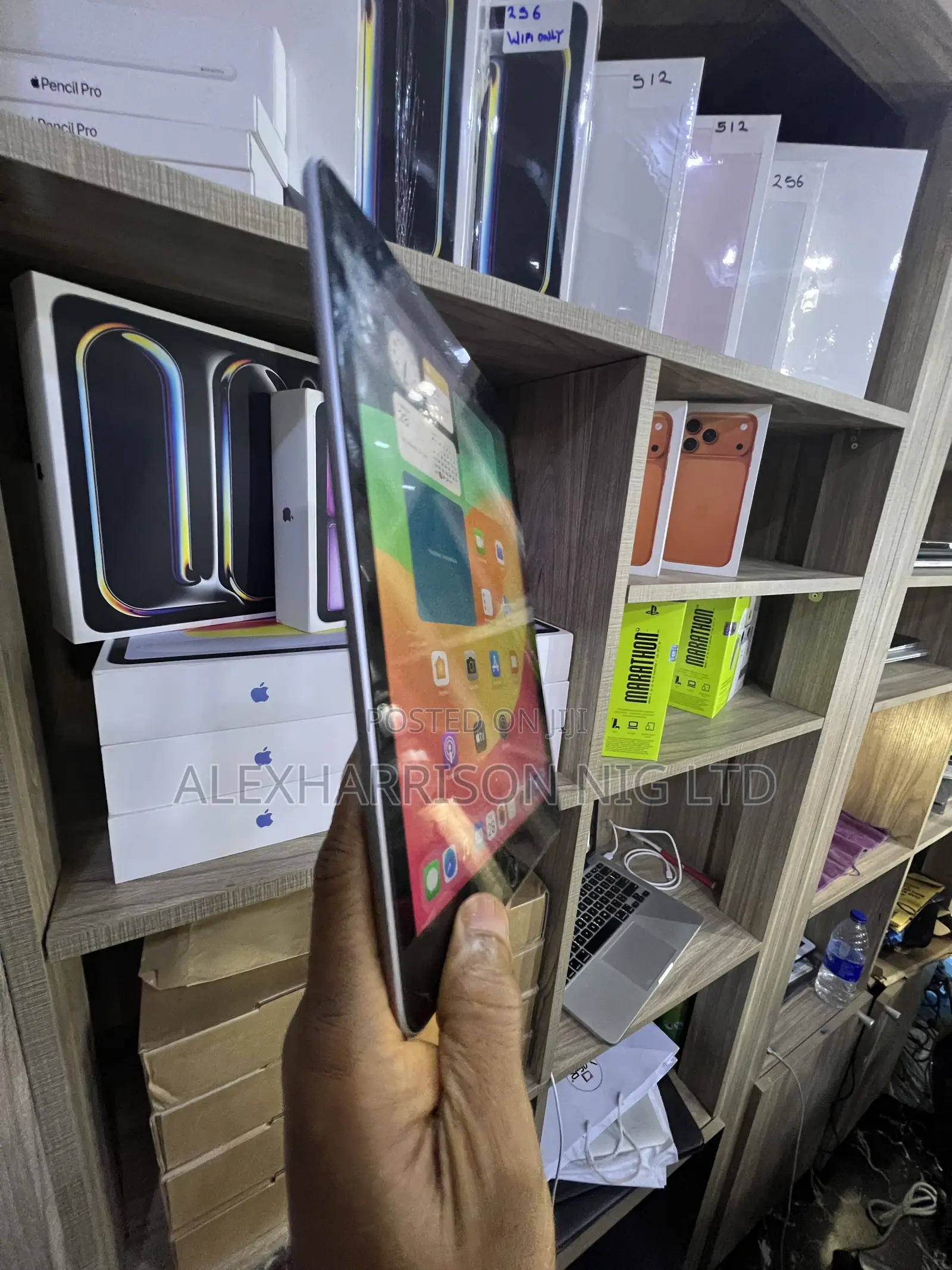 Apple iPad 9.7 128 GB Gray