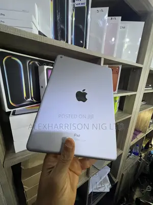 Apple iPad 9.7 128 GB Gray