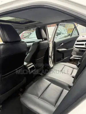 Toyota Camry SE V6 4dr Sedan (3.5L 6cyl 6A) 2013 White