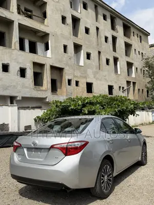 Toyota Corolla LE 4dr Sedan (1.8L 4cyl CVT) 2016 Silver