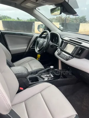Toyota RAV4 Limited AWD (2.5L 4cyl 6A) 2017 Silver