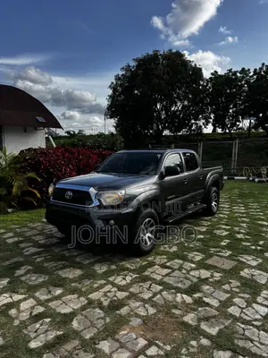 Toyota Tacoma PreRunner 4dr Double Cab 5.0 ft. SB (2.7L 4cyl 4A) 2015 Black 