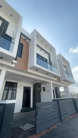 3bdrm Townhouse/Terrace in Ikota for sale