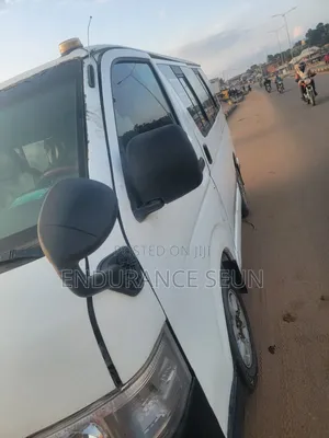 Toyota HiAce 2013 White