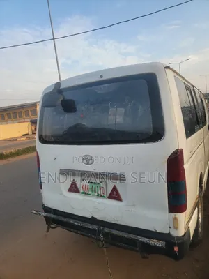 Toyota HiAce 2013 White
