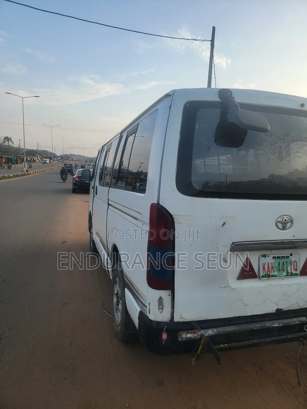 Toyota HiAce 2013 White