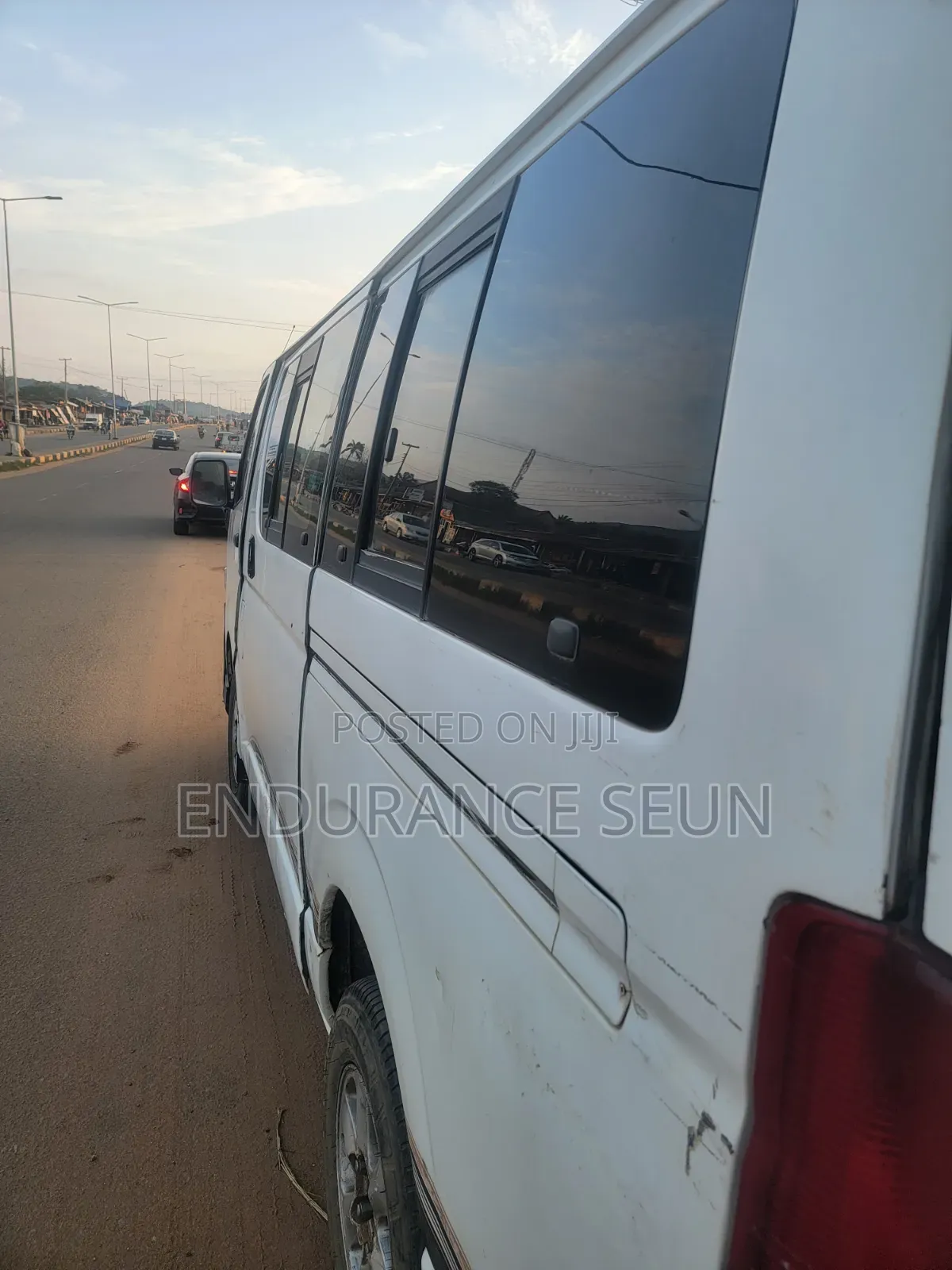 Toyota HiAce 2013 White