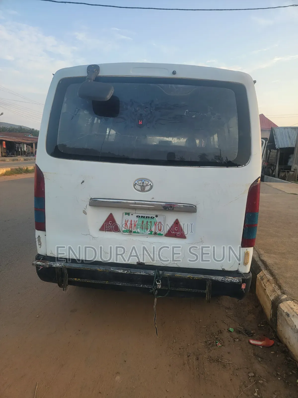 Toyota HiAce 2013 White