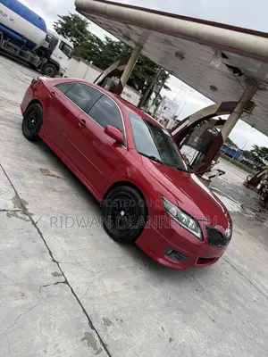 Toyota Camry SE 4dr Sedan (2.5L 4cyl 6A) 2011 Burgundy