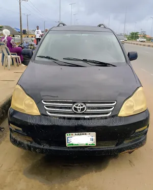 Toyota Avensis 2004 Black
