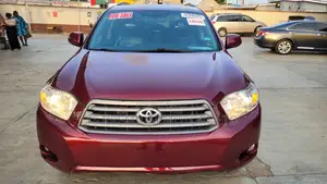 Toyota Highlander SE 2011 Burgundy