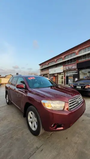Toyota Highlander SE 2011 Burgundy