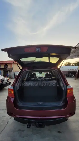Toyota Highlander SE 2011 Burgundy