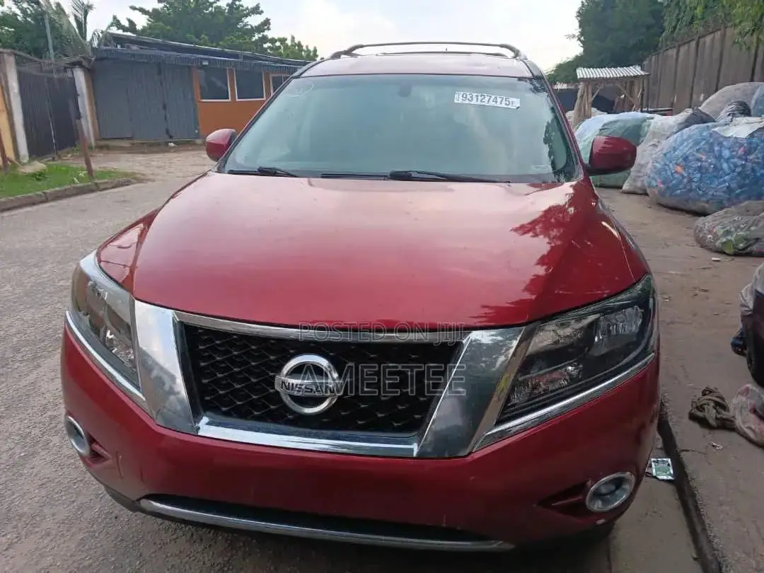 Nissan Pathfinder 2013 Red