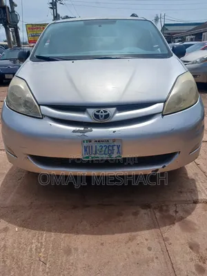 Toyota Sienna 2006 Gold