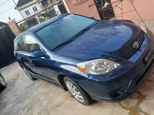 Toyota Matrix XR Hatchback FWD (1.8L 4cyl 4A) 2008 Blue