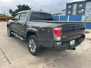 Toyota Tacoma 2016 Gray