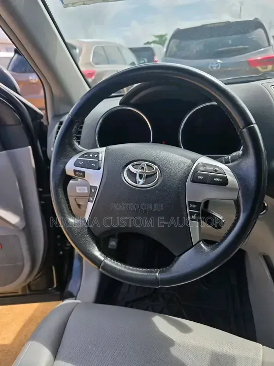 Toyota Highlander 2013 Black
