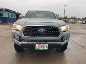 Toyota Tacoma 2018 Silver