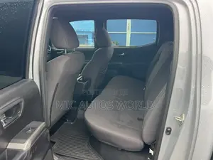 Toyota Tacoma 2018 Silver
