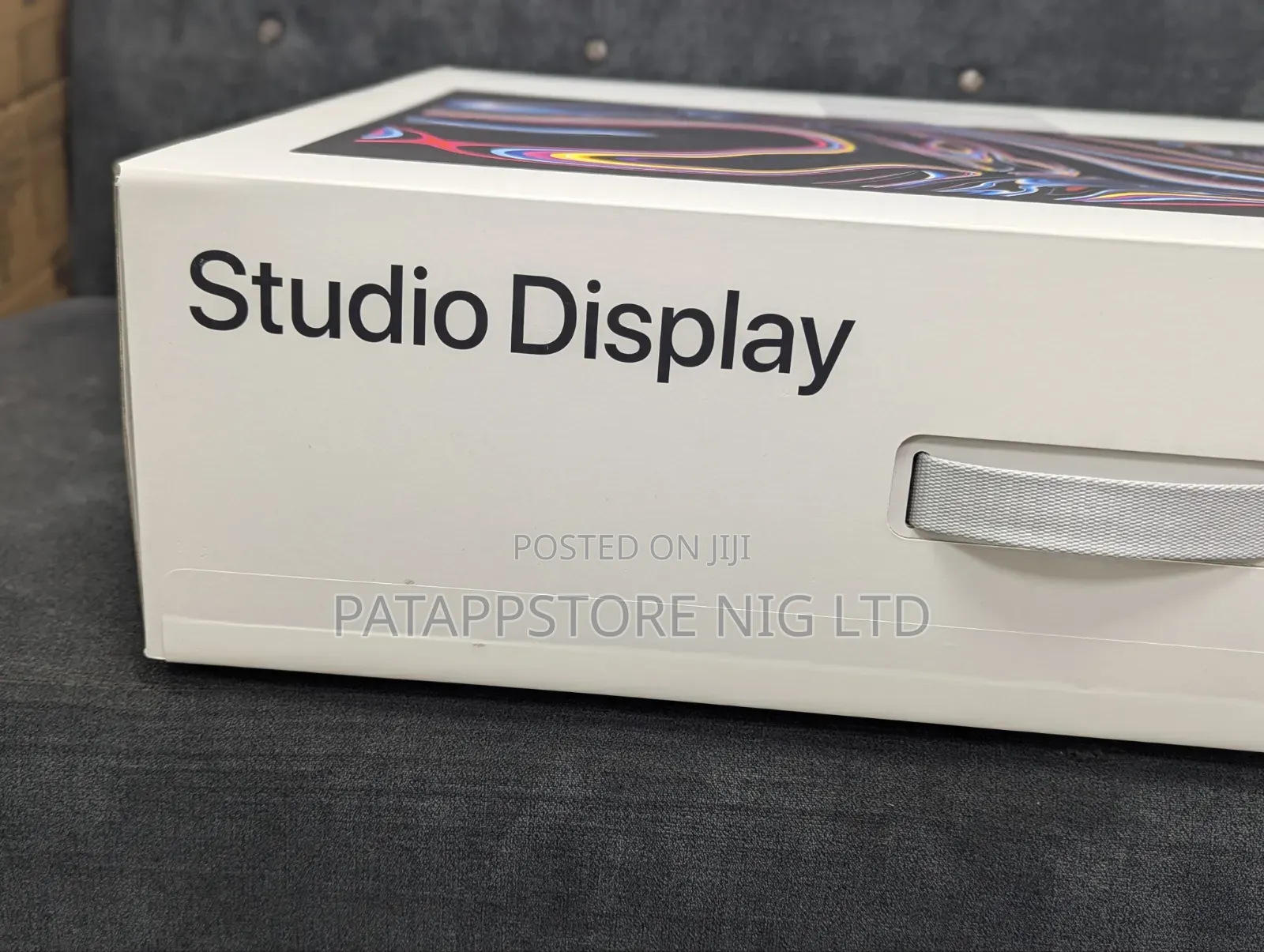 Apple Studio Disney Standard Glass