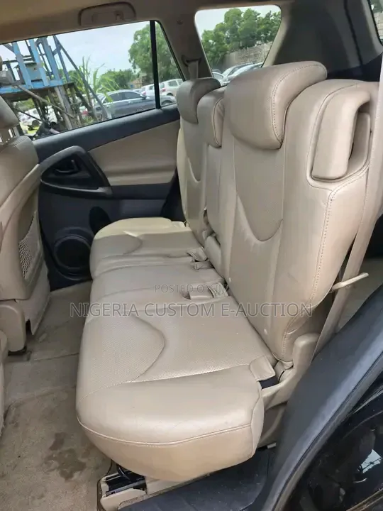 Toyota RAV4 2010 Black