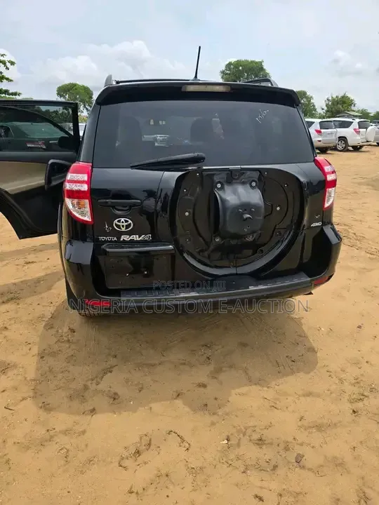 Toyota RAV4 2010 Black